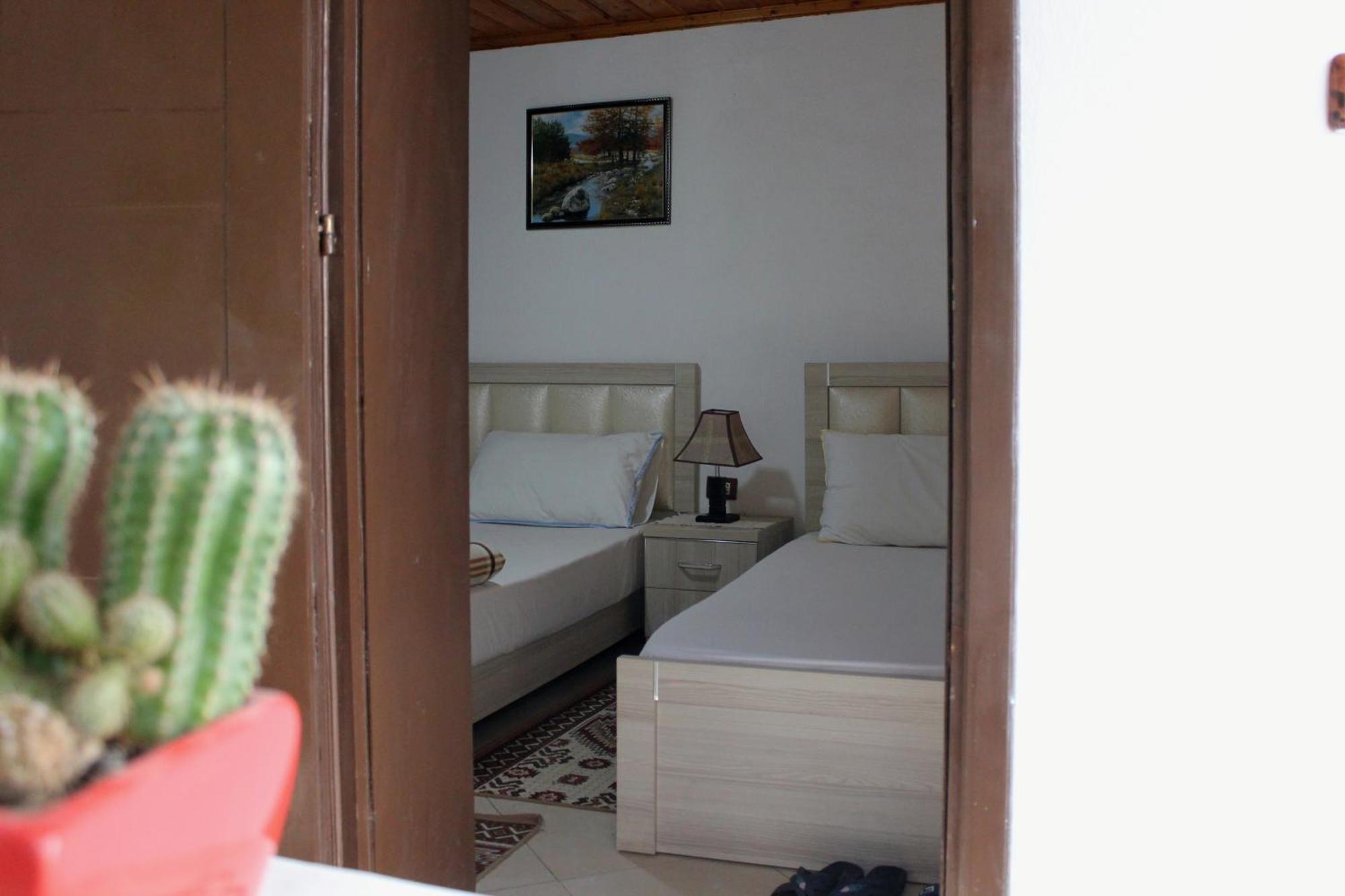Tomor Shehu Guest House Berat Exterior photo
