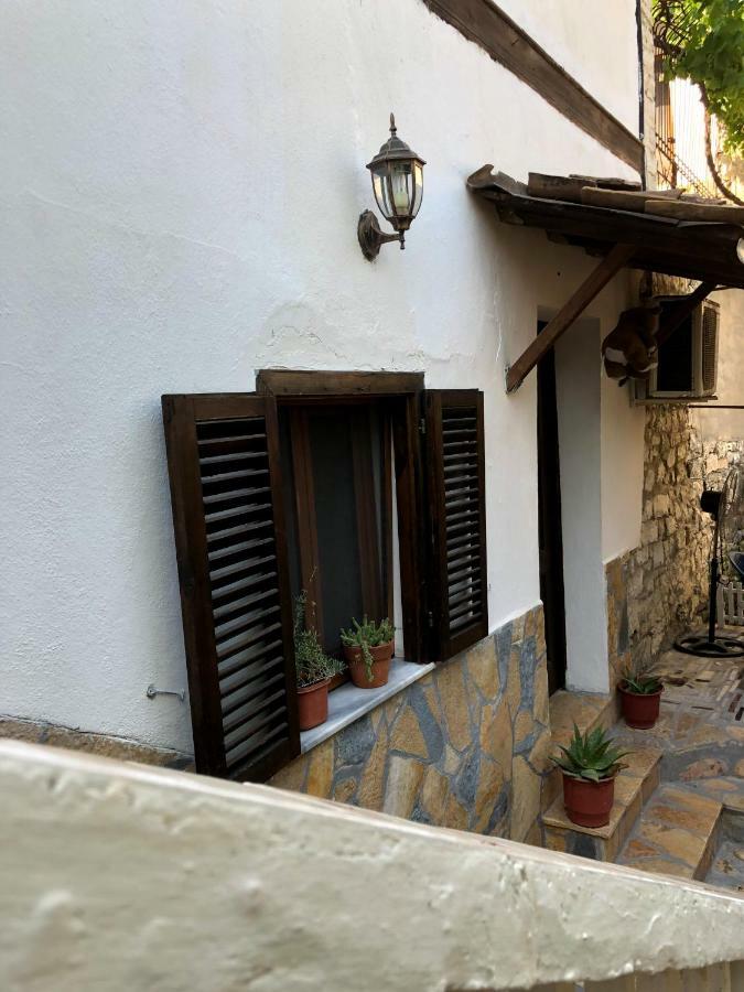 Tomor Shehu Guest House Berat Exterior photo