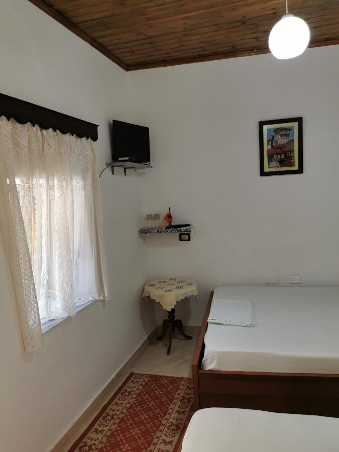 Tomor Shehu Guest House Berat Exterior photo